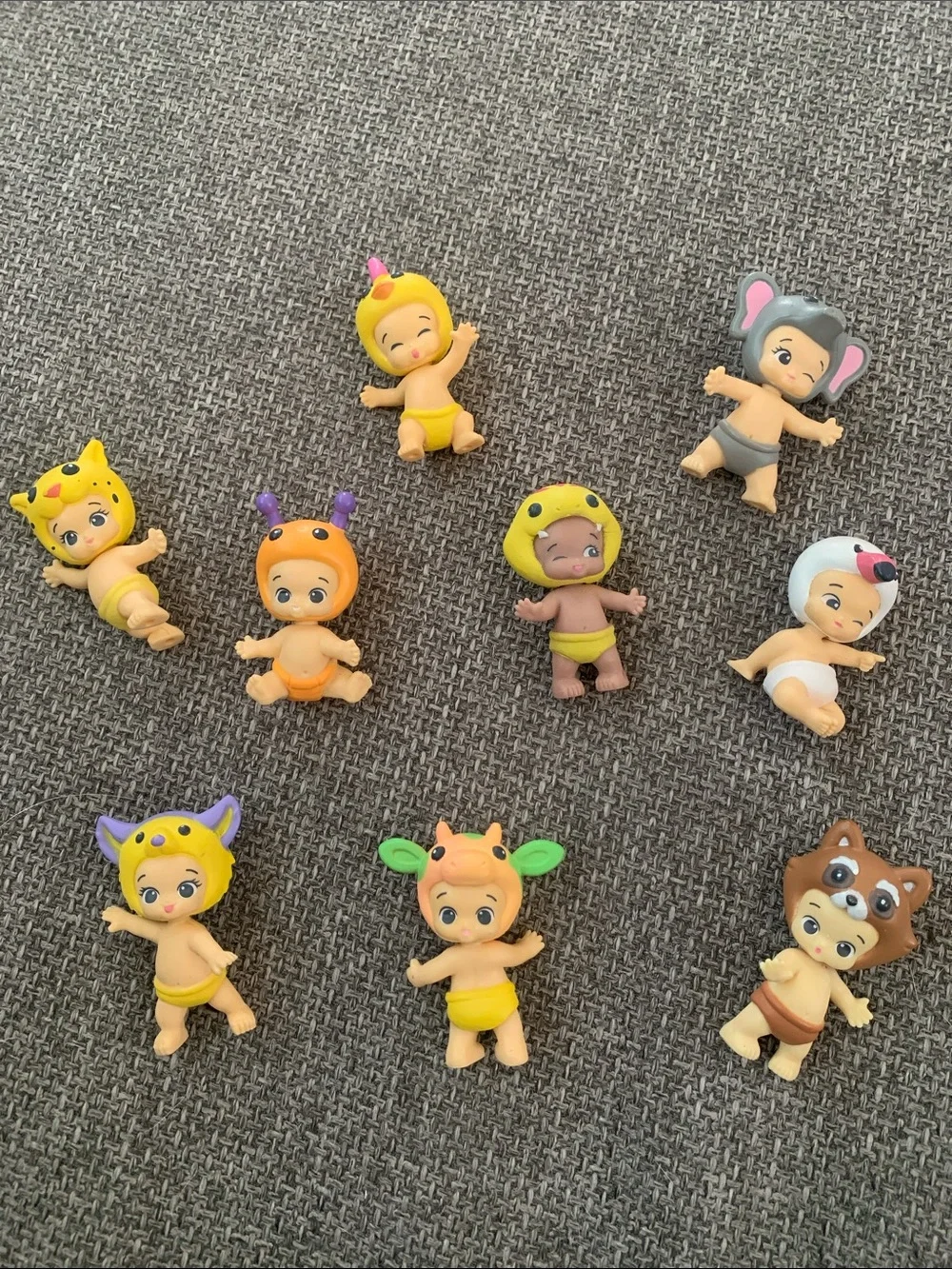 Twozies Mini Dolls Action Figures